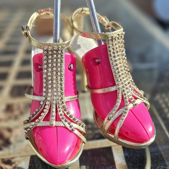 Gold blingy strappy 4" sandals with rhinestones (Sz7) - Picture 6 of 7